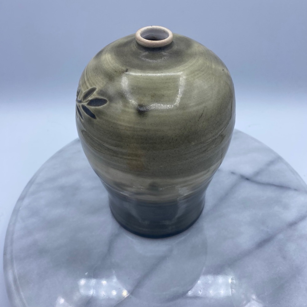 Studio Pottery Lady Fern 7in Bud Vase Green Hand Thrown Artist Signed Nature Art - Picture 3 of 11